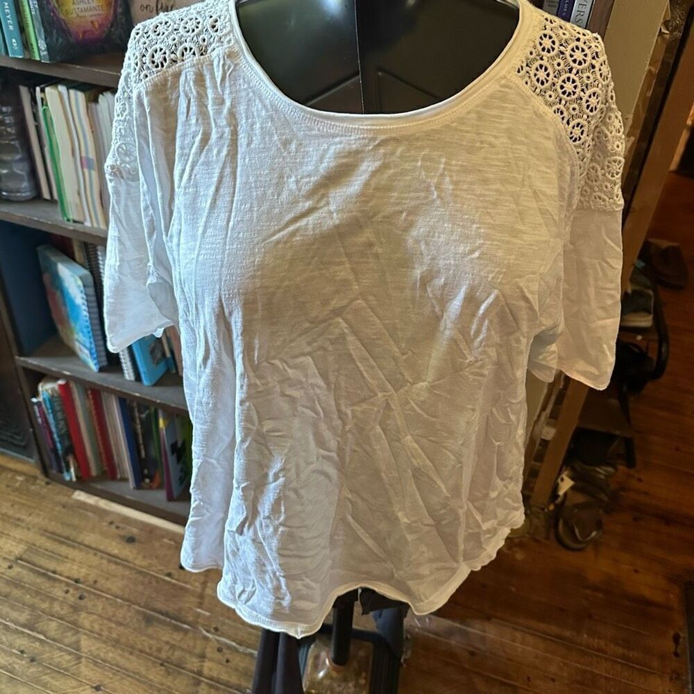 Sundance white festival floral lace shoulder L blouse